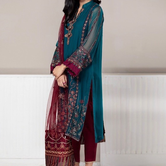 Brand new Pakistani/Indian dresses - pick up only - Picture 4 of 6